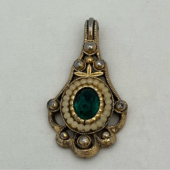 Avon Jewelry - Vintage 1976 Avon Versailles Green Rhinestone Necklace Pendant
